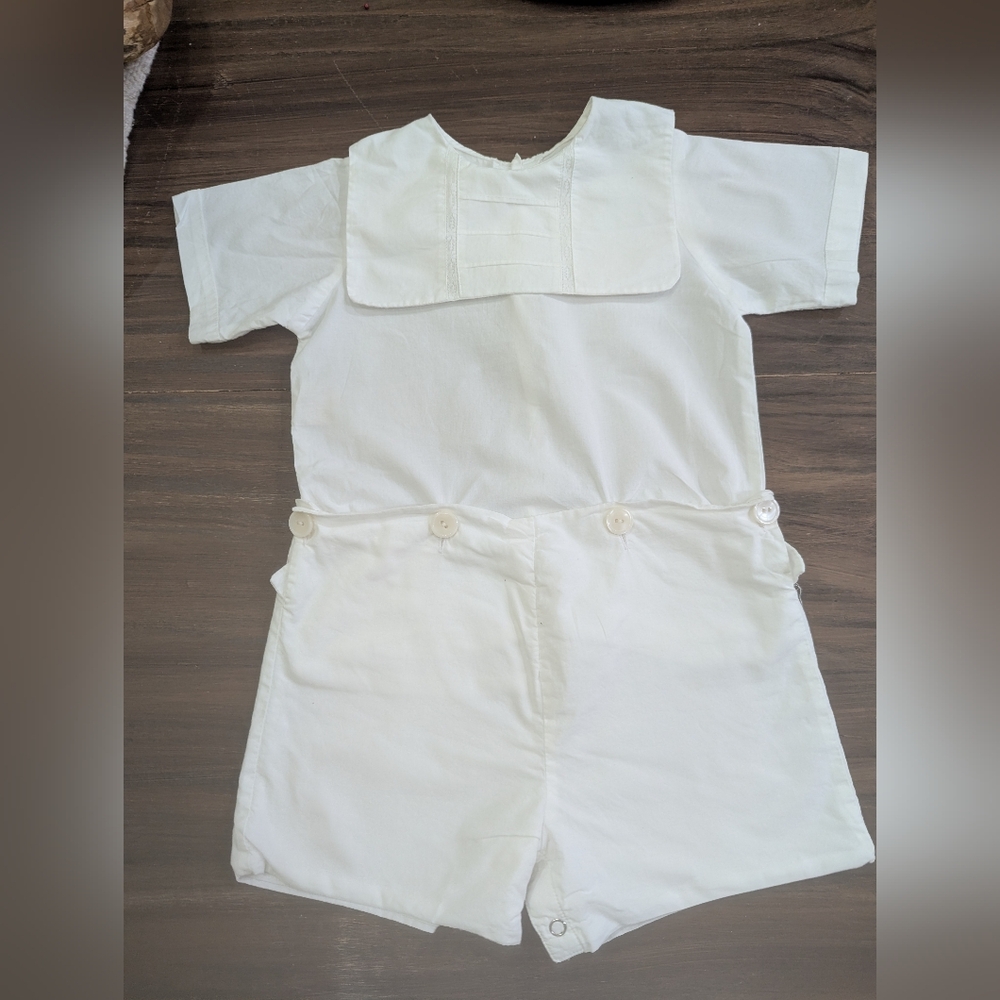 Phoenix & Ren Button On White Suit Size 4 T Euc